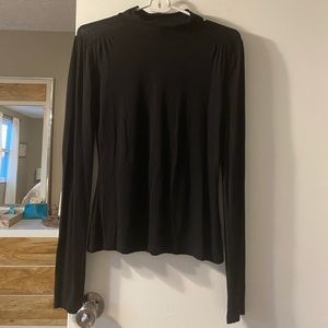 Turtleneck Lightweight Ruched Sleeve Top
